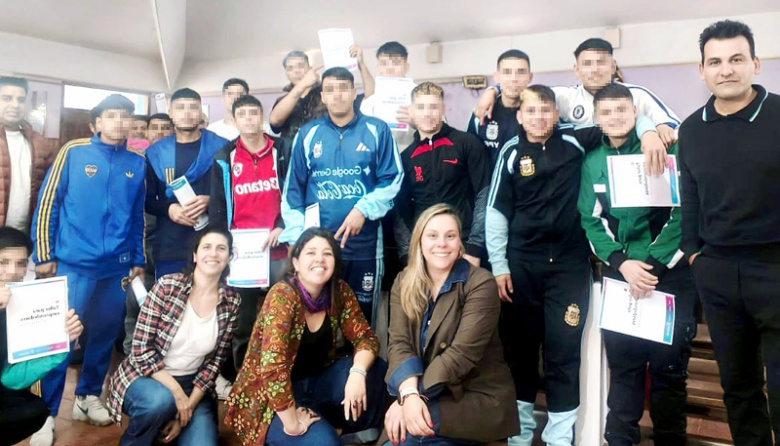 Unidad 13: Jornada de capacitación para jóvenes adultos en emprendedurismo