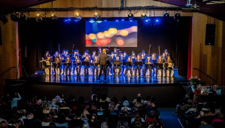 La Banda Municipal "Juan P. Oviedo" celebró sus 34 años a sala llena en La Ranchería