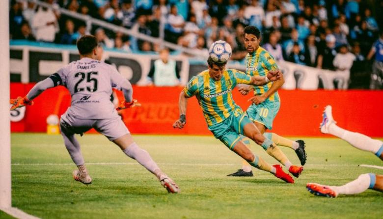Aldosivi perdió con Racing en Avellaneda y descendió a la Primera Nacional