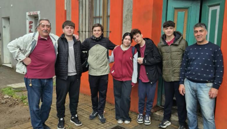 Estudiantes de la Técnica N° 2 equiparon gratis la Sala de Cómputo del Centro 'Kintun'