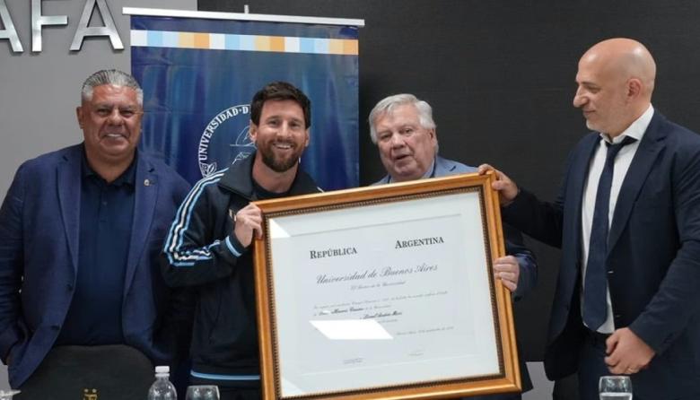 La Universidad de Buenos Aires  distinguió a Lionel Messi con el Doctorado Honoris Causa