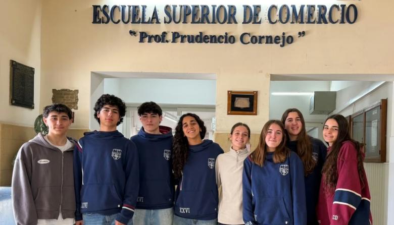Estudiantes secundarios crearon un chatbot para detectar estafas virtuales