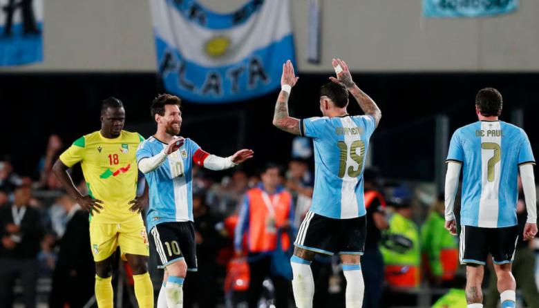 Lionel Messi cerró un ciclo glorioso en la Selección argentina y se despidió con una goleada ante Benín