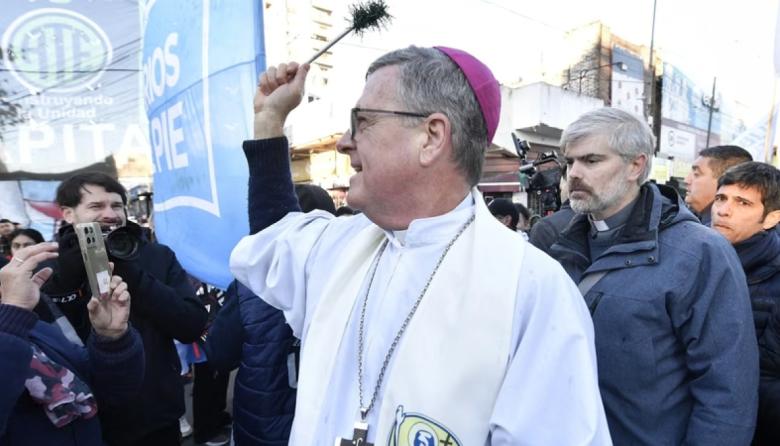 La Iglesia advierte que el Papa encontrará una Argentina "herida" y "dividida"