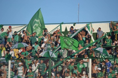 Los hinchas de Sarmiento festejan su día