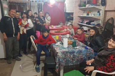 Siguen abriendo merenderos en los barrios por la crisis social