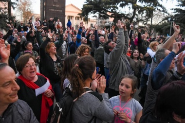 Se bailó la cumbia de moda en la plaza 25 de Mayo