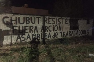 Detuvieron a la candidata a intendente de la Izquierda por hacer pintadas en una pared