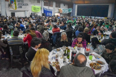 El Club Rivadavia colmado, en el festejo del Día de la Lealtad
