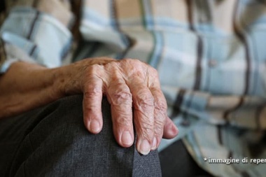 A plena luz del día, asaltaron a un jubilado en su casa