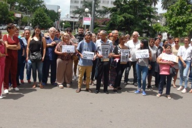 Pacientes de diálisis y deudores de UVA coparon ayer la Plaza 25 de Mayo