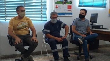Grupo de vecinos marcha al municipio buscando soluciones