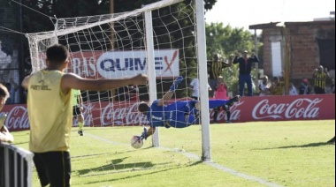 Con un polémico penal, Almirante Brown clasificó a semis del Reducido