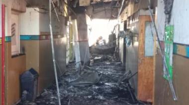 Un incendio de proporciones destruyó parte de la Escuela 48