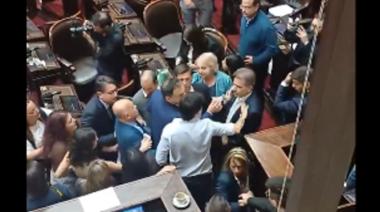 Escándalo en Diputados: la sesión por Bahía Blanca terminó con empujones, gritos e insultos