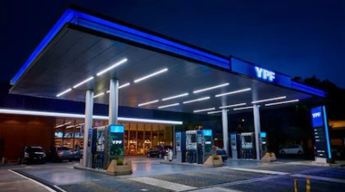 Desde hoy, se puede cargar nafta más barata en horarios nocturnos