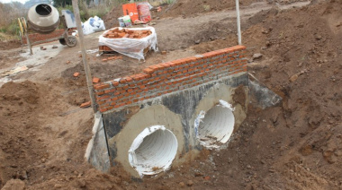 Continúan las obras de canalización del desagüe en la Estación de Ascensión con fondos y mano de obra municipal