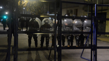 Muerte en la Comisaría de Olavarría: Policías apartados y militantes de izquierda liberados