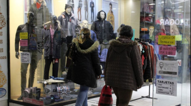 Ni el aguinaldo salvó a las ventas minoristas: En julio siguió la caída