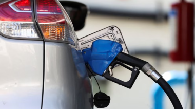 Oficializaron una nueva suba del impuesto a los combustibles que se traslada al precio de la nafta y el gasoil