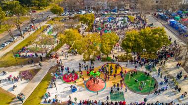 Se reinauguró la plaza Sesquicentenario