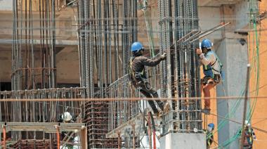 La construcción no logra recuperarse: cayó 29% desde noviembre y perdió 56.500 empleos, sin contar el trabajo informal
