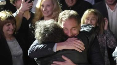 Milei firmó el DNU para reordenar el gabinete: Deportes y Renaper quedan bajo el ala de Santilli