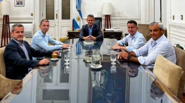 Tres radicales se suman a La Libertad Avanza y el oficialismo se acerca a la primera minoría