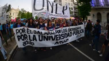 Docentes universitarios convocan a un paro nacional de 72 horas en reclamo de mejoras salariales