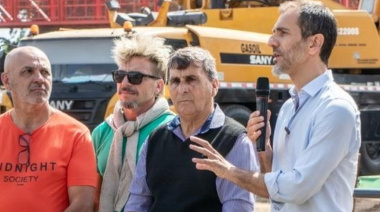 Kicillof inauguró dos puentes y gastó menos del doble de lo que Petrecca quería usar para tapar con tierra el paso a nivel de Rivadavia