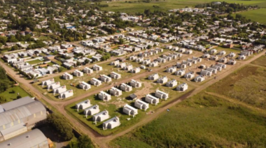 Bragado: Con la presencia de Bianco, se inauguran 70 viviendas