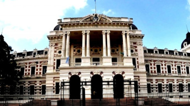 ¿Cuándo cobrarán el sueldo los estatales bonaerenses?