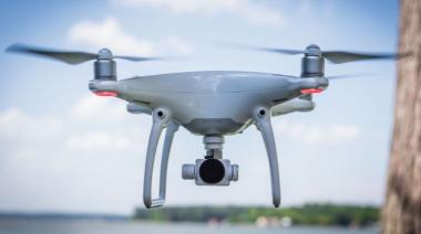 Drones e inteligencia artificial vigilarán las rutas a la Costa Atlántica para detectar uso de celular y falta de cinturón