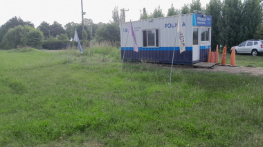Al puesto policial del barrio San Carlos lo amenazan yuyos y alimañas