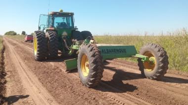 En Agustín Roca los productores tuvieron que salir a arreglar los caminos rurales