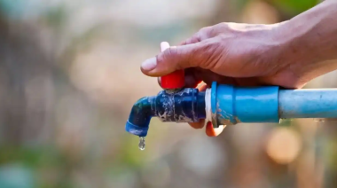 Bahía Blanca: Un incidente eléctrico dejó a 20 barrios sin agua de red