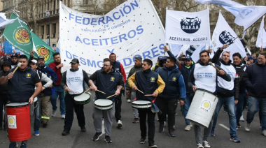 Duro cruce entre el sector agroindustrial y el gremio de los aceiteros por la reforma laboral