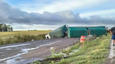 Accidente en Ruta 65: vuelco de camión y corte total entre Guaminí y Daireaux
