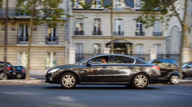 Choferes de Uber protestaron en Bahía Blanca: Piden derogar la ordenanza que regula la actividad