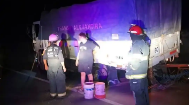 Impactante accidente en Ruta 65: Se desprendió la rueda de un camión y chocó a otro de frente