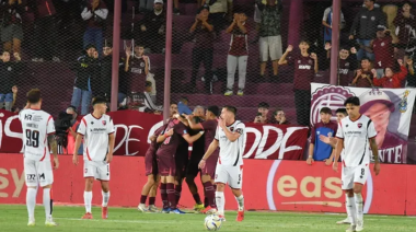 Lanús goleó a Newell's y Sensini renunció como director deportivo