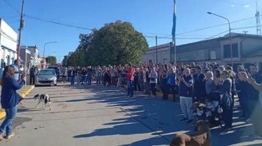 Gran movilización tras la muerte de una vecina en Necochea: Reclamo a funcionarios por falta de médicos