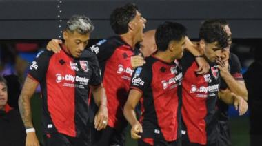 Newell's le ganó a Gimnasia (M) y logró su primera victoria en el torneo