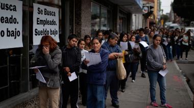 Crisis total: Conseguir empleo, una tarea desoladora