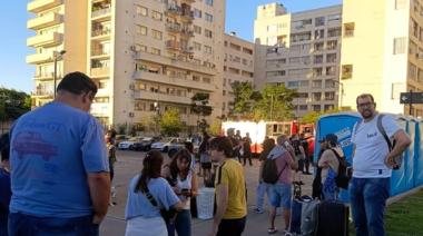 Evacúan a los habitantes del complejo de viviendas de Parque Patricios por un posible colapso