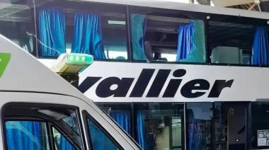 Pánico a bordo: un micro fue atacado a piedrazos en Pergamino