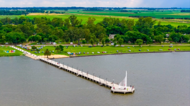 Analizan la posibilidad de instalar un parque acuático en la laguna de Gómez