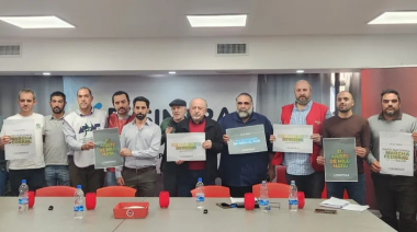 Trabajadores de la salud marchan el miércoles en rechazo a los fuertes recortes