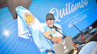 Un DJ bahiense la rompe en Italia mezclando cumbia, rock y cuarteto