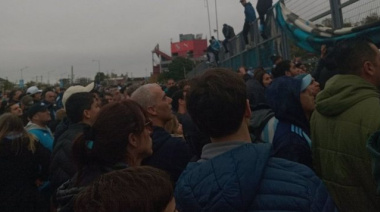 Hinchas tomaron el Cilindro tras la salida de Costas y apuntaron contra Milito